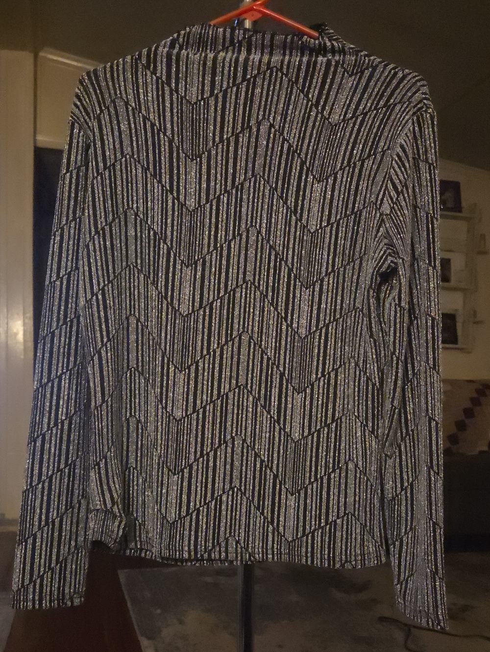Source Unknown Black and Silver Chevron Stripe Crewneck Sweater